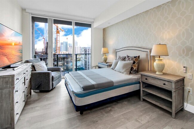 Building Photo - 2900 NE 7th Ave