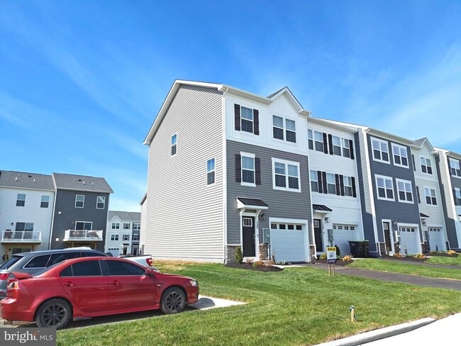 Building Photo - 123 Lakota St