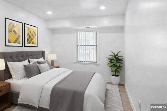 Building Photo - 700 Schuyler Ave