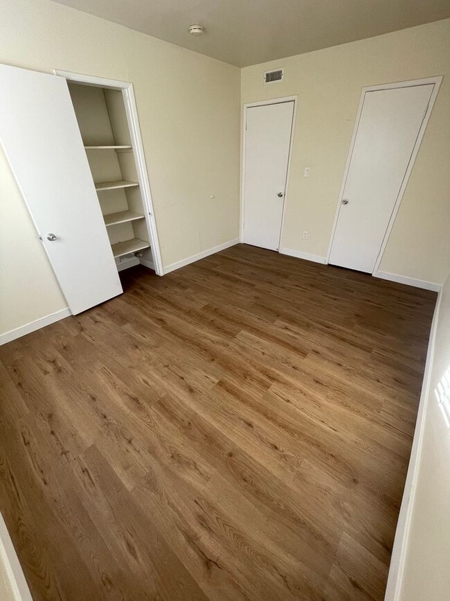 Building Photo - GLEN