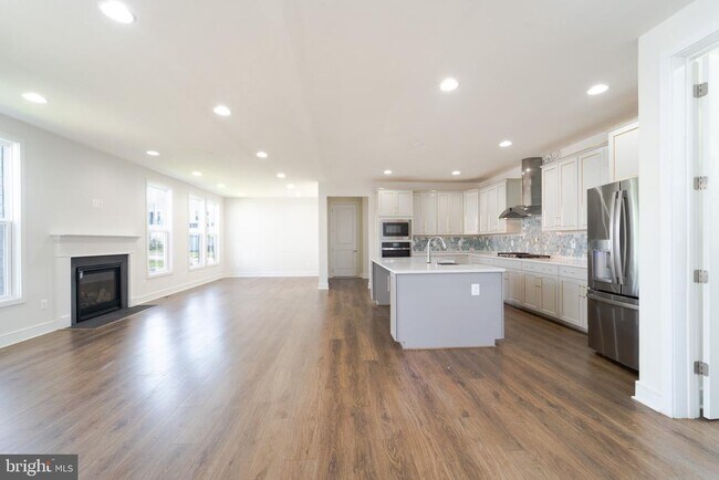 Building Photo - 41935 Spring Air Dr
