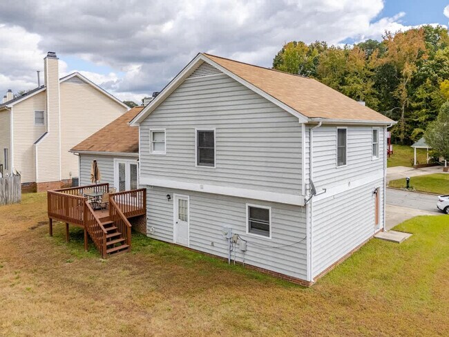 Building Photo - 305 Humble Rd