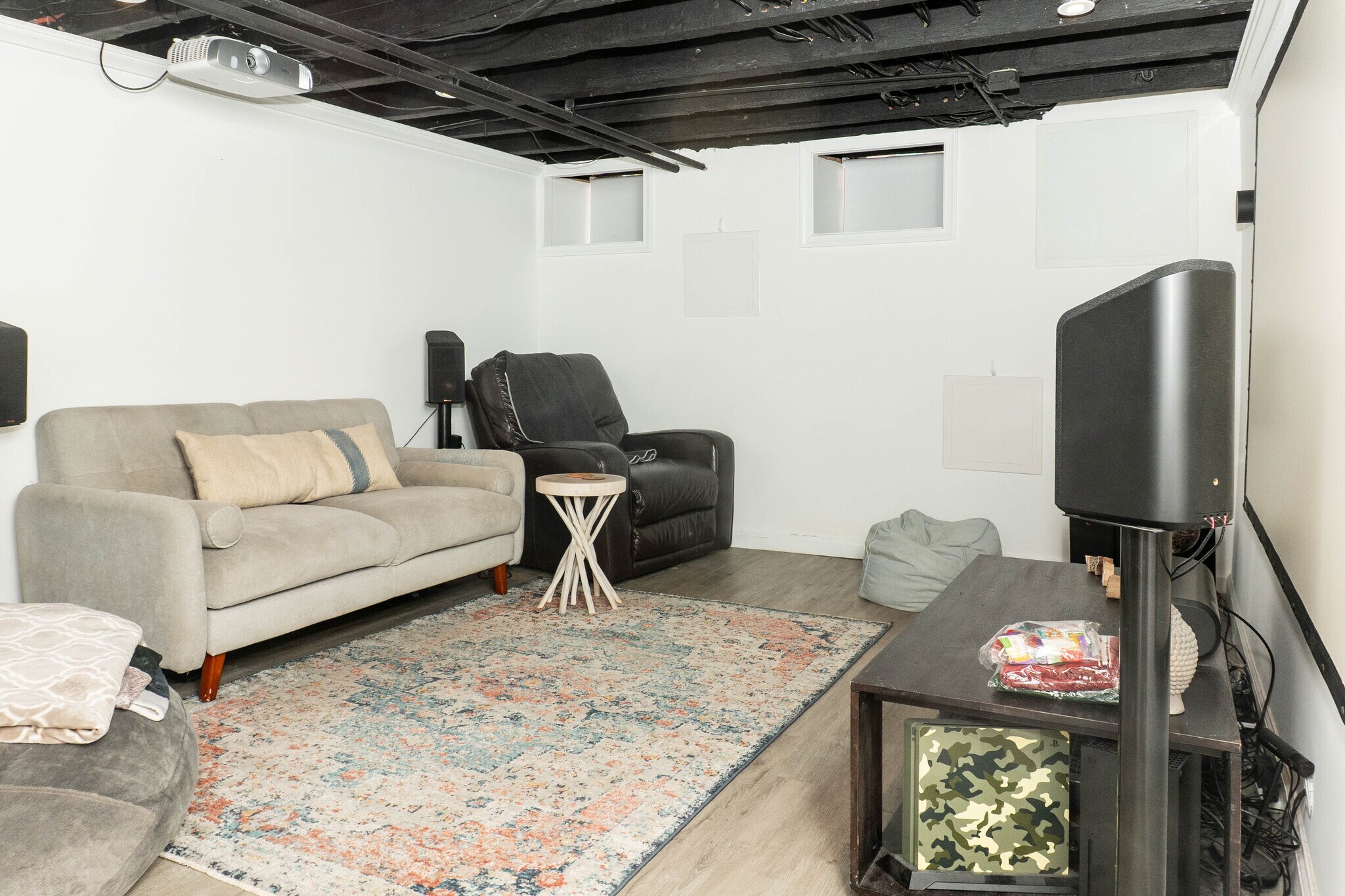 Building Photo - 1230 Mercy St