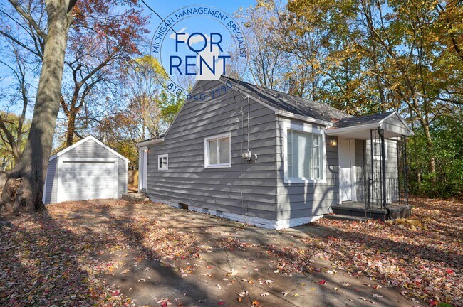 Building Photo - 2429 Lincoln Manor Dr