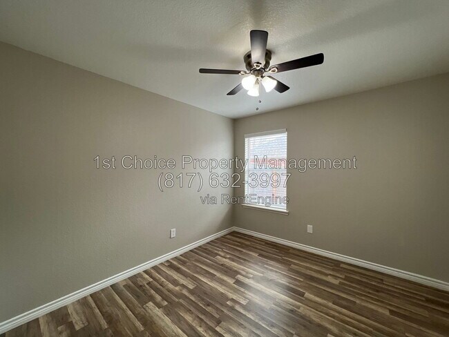 Building Photo - 405 Willow Vista Dr