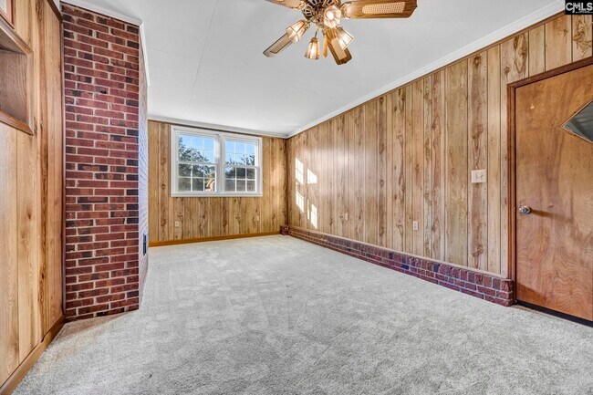 Building Photo - 1709 Woodfield Dr