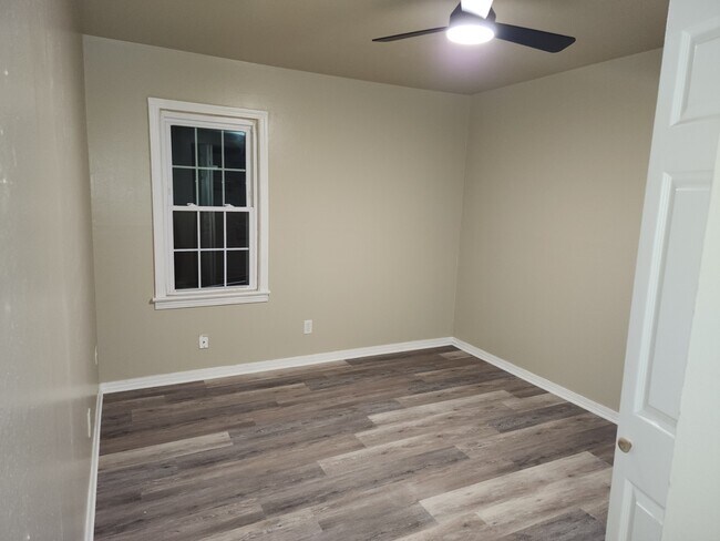 Building Photo - 3321 N Holman Ct