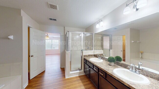 Building Photo - 5000 Magnolia Valley Dr