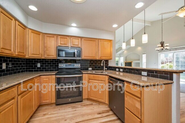 Building Photo - 1333 Charles Dr