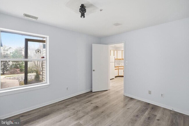 Building Photo - 13405 Shady Knoll Dr