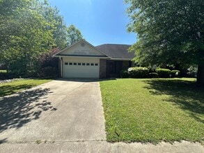Building Photo - Coming Soon in Landmark Pointe!