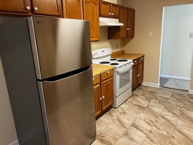 Building Photo - 115 Rouen Ct