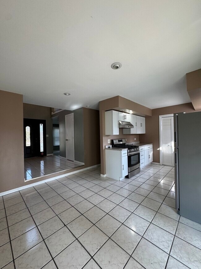 Building Photo - 111 Filbert Dr