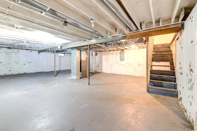 Building Photo - Charming 3-Bedroom Ranch Home in Hazelwood School District