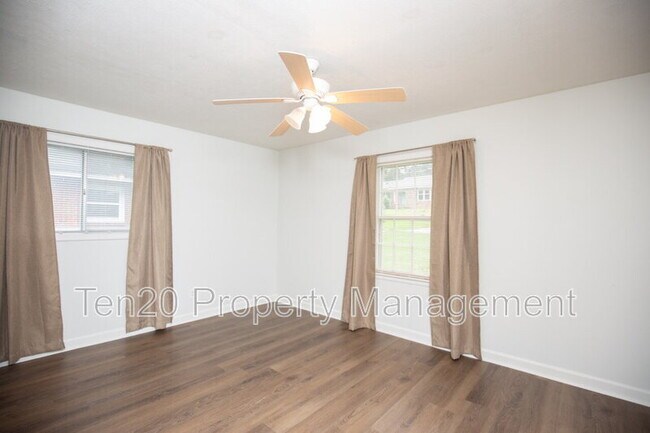 Building Photo - 4034 Savannah Dr