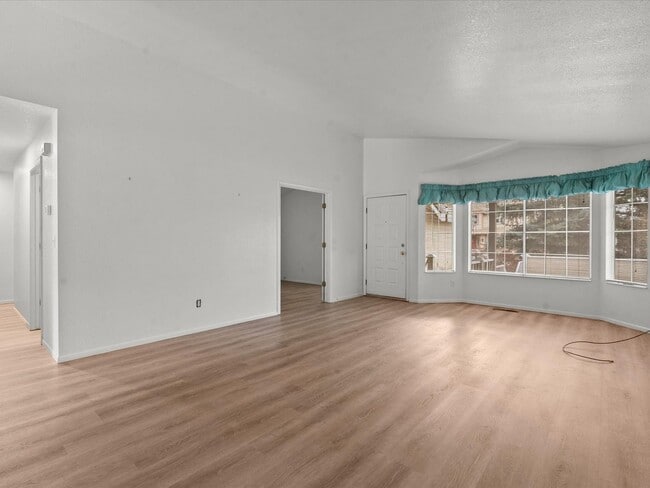 Building Photo - 6165 Greenbrook Dr