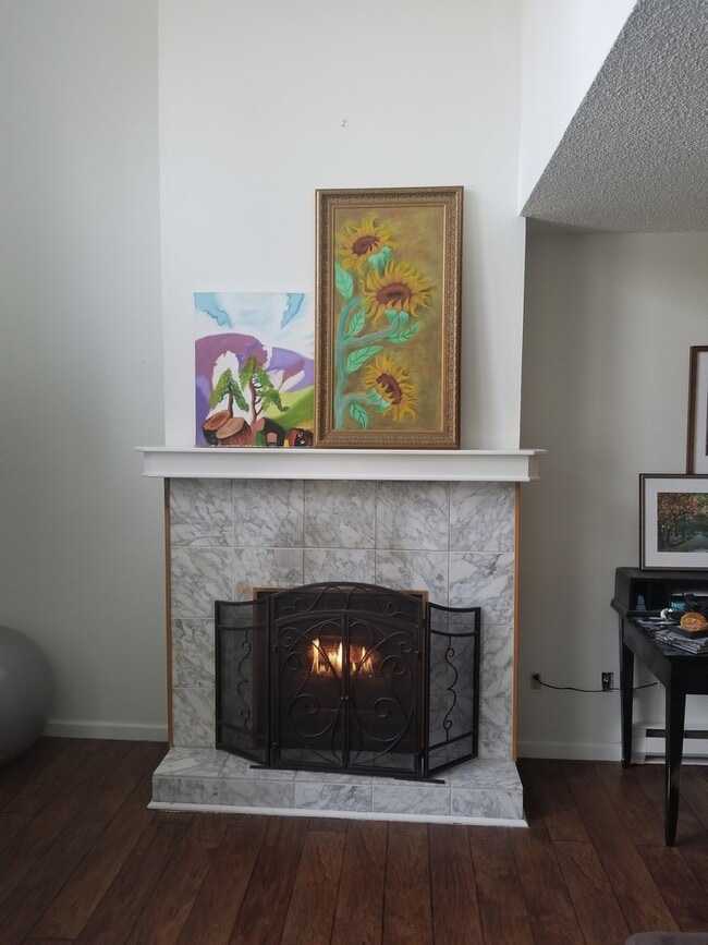 Building Photo - Beautiful Midtown Loft