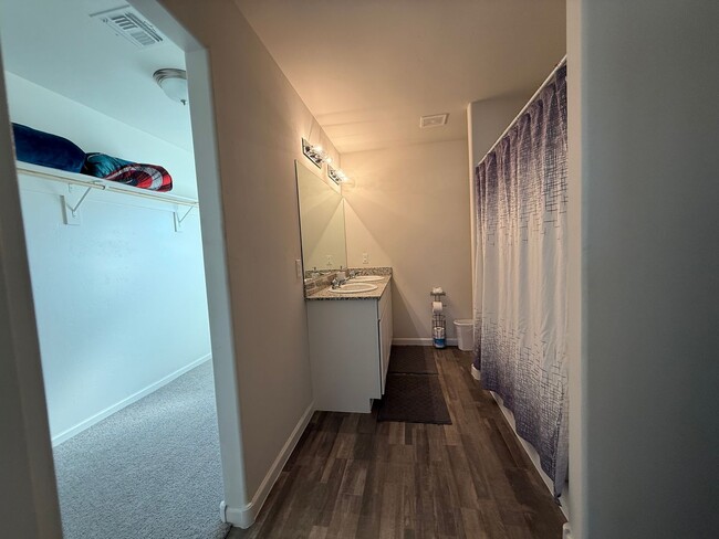 Building Photo - 4 BR 2 Story FURNISHED Home near Colorado River "River's Edge" Neighborhood