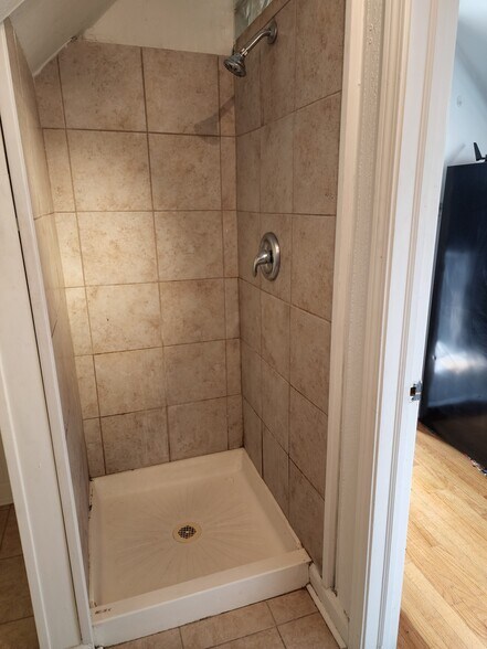 Building Photo - 1211 Highland Ave