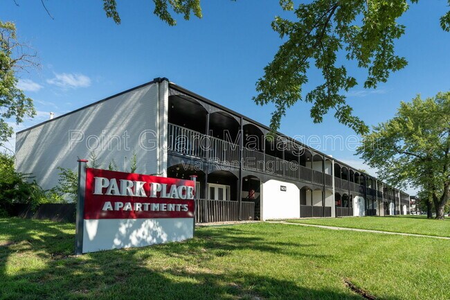 Building Photo - 1420 Cambridge Pl