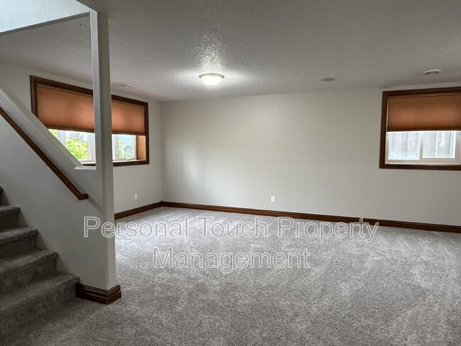 Building Photo - 3677 Polk St S