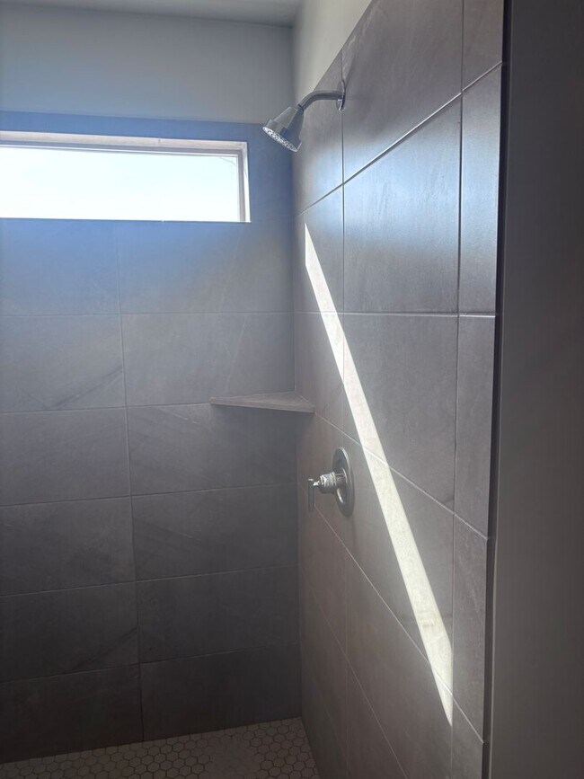 Building Photo - 4 bed | 2 1/2 bath | 2 car garage in Desert Canyon with washer/dryer/fridge