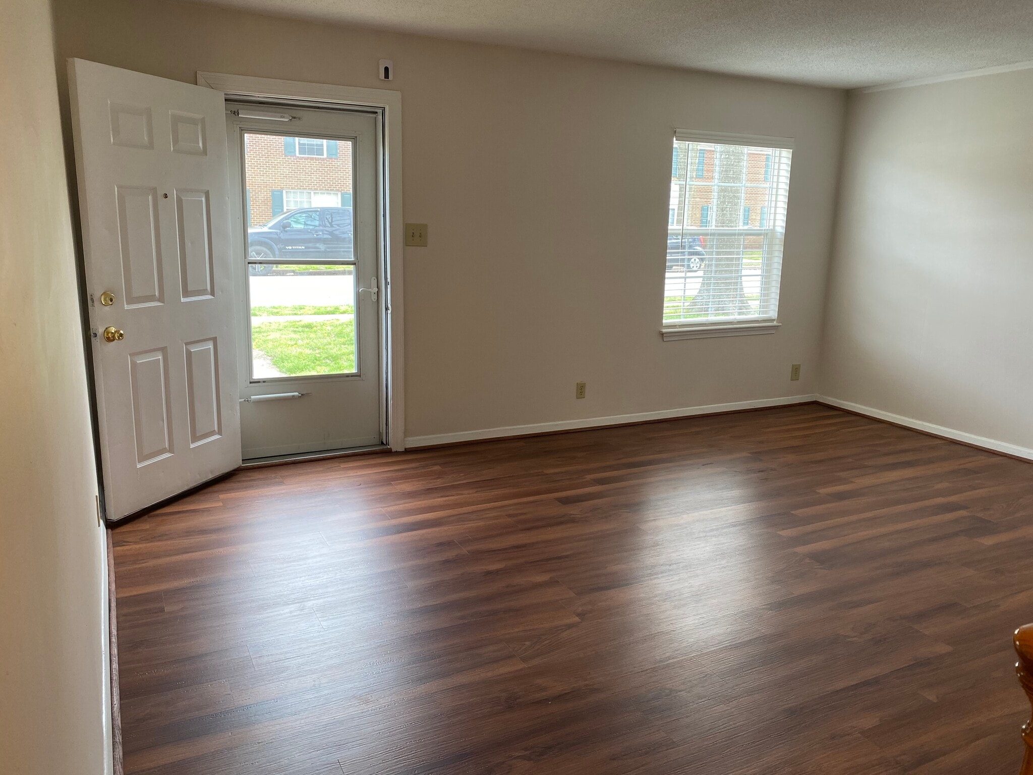 Crown Point Townhomes 5371 Wyngate Dr Norfolk VA 23502 Apartment Finder