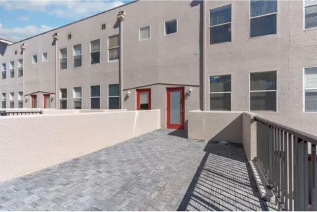 Building Photo - 128 S Bumby Ave