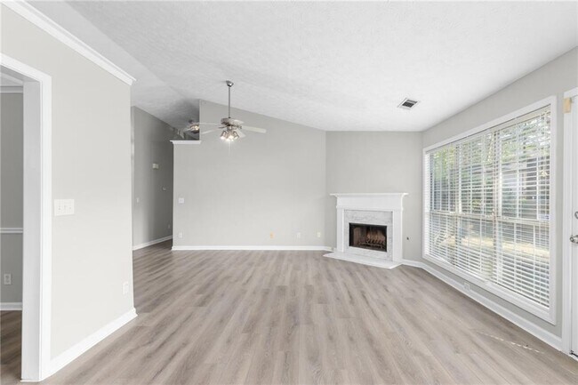 Building Photo - 2110 Racquet Club Cir NW
