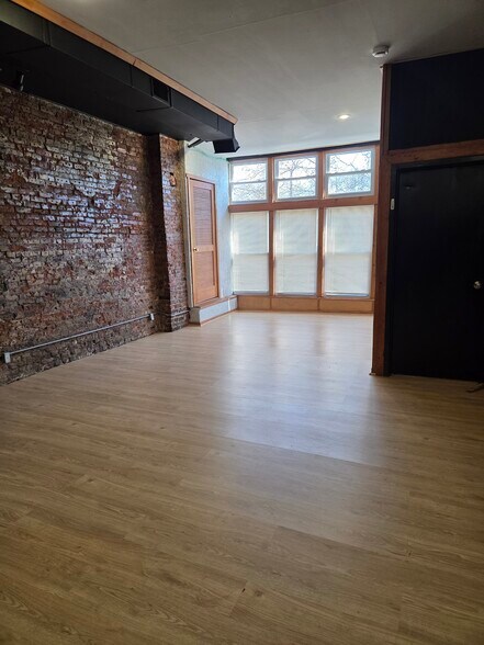 Building Photo - 954 N 8th St