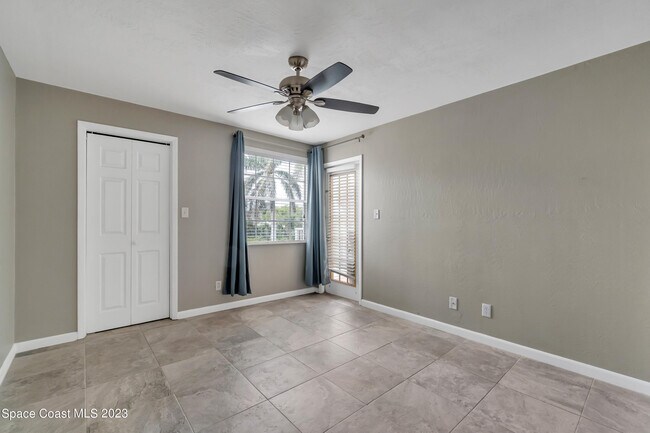 Building Photo - 1801 Island Club Dr
