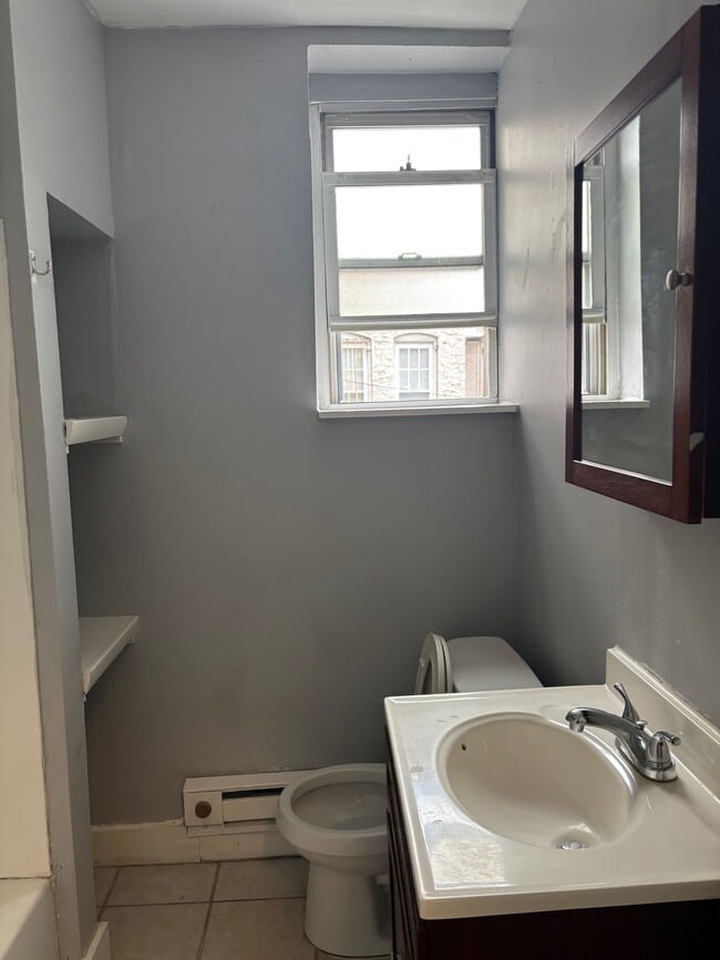 Building Photo - 808 S 6th St