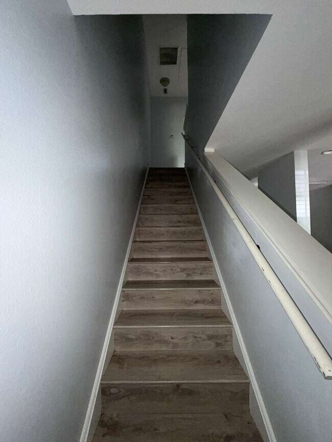 Building Photo - Beautiful 2BR/2.5BA Condo with Resort-Style Amenities