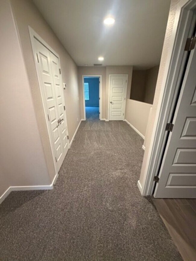 Building Photo - Newer home in Tempe!! 3 bedrooms & 2.5 baths with 2-car garage. Loaded with upgrades!