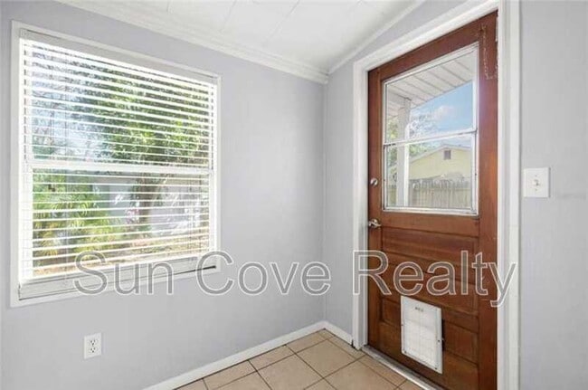 Building Photo - 1803 Douglas Ave