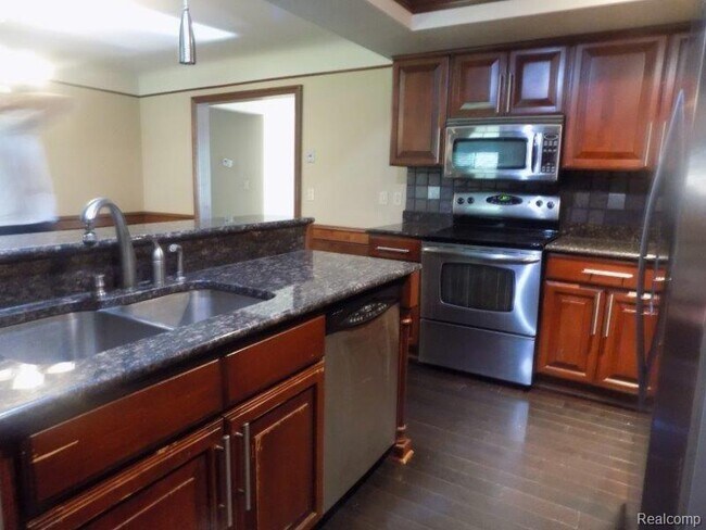 Building Photo - 53400 Tundra Dr