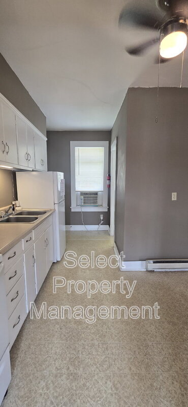 Building Photo - 912 Loree St