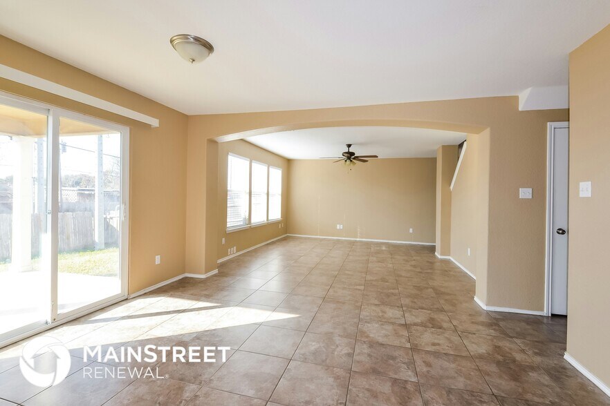 Building Photo - 8518 Adams Hill Dr