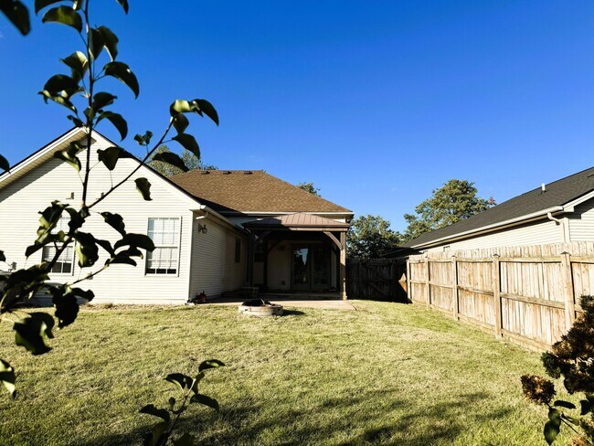 Building Photo - 3072 Prichard Dr
