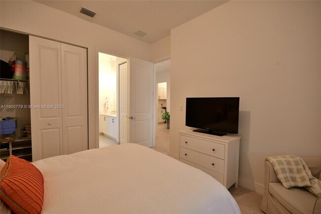 Building Photo - 4221 SW 178th Ave