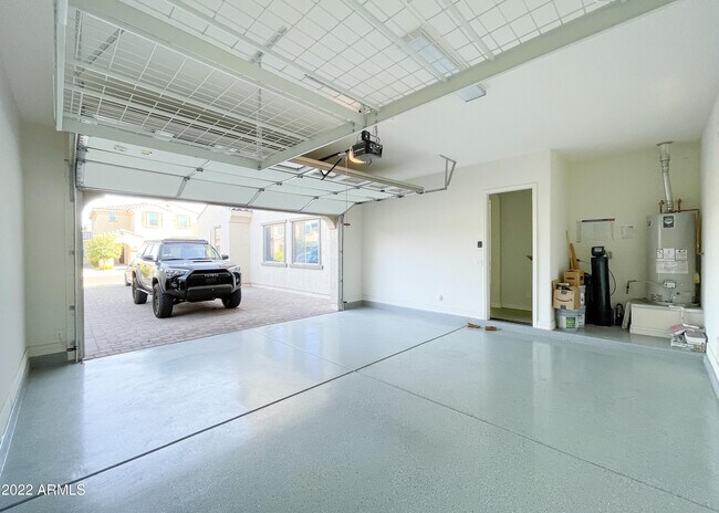 Building Photo - 2902 E Ebony Dr