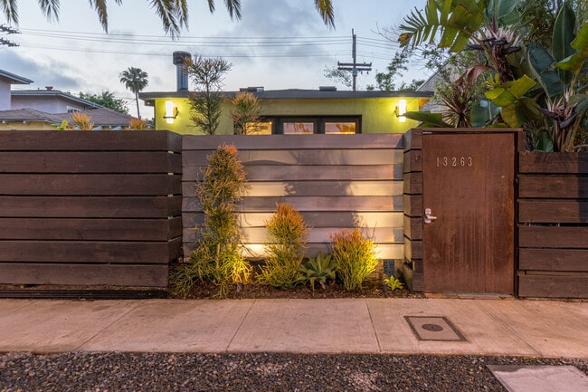 Building Photo - 13263 Venice Blvd