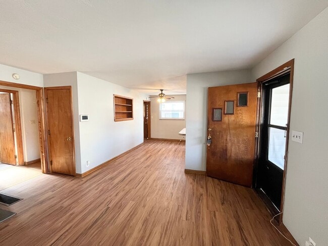 Building Photo - Cozy 2 Bedrm/1 Bath Home in Dunbar! Covered Front Porch. Double Pane Windows.