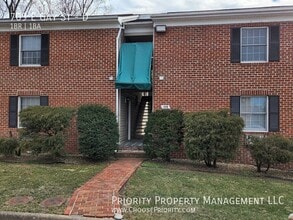 Building Photo - 709 E Gay St