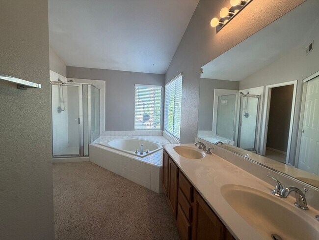 Building Photo - 8420 Oak Flat Way