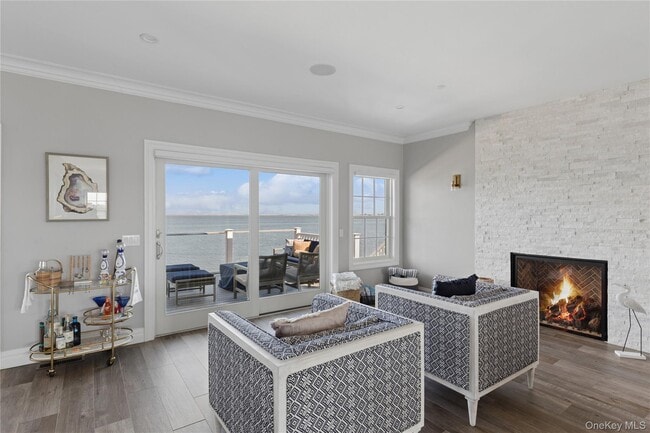 Building Photo - 39 Shinnecock Rd