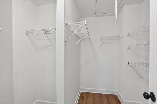 Building Photo - 3267 Ferncliff Ln