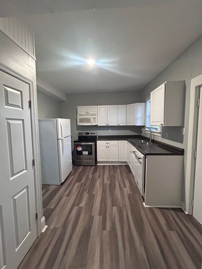 Building Photo - 2915 Hull Street Rd