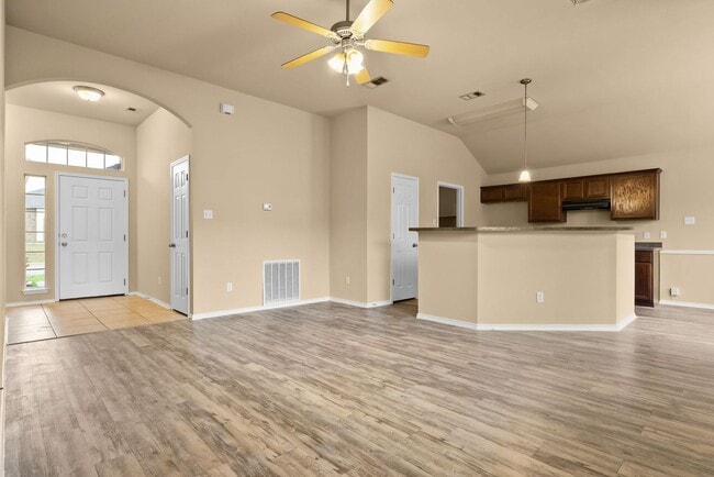 Building Photo - 417 Emerald Ridge Dr