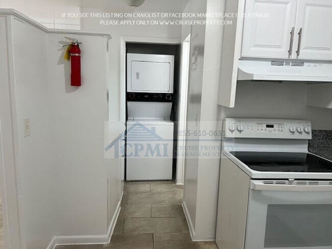Building Photo - 732 S J St
